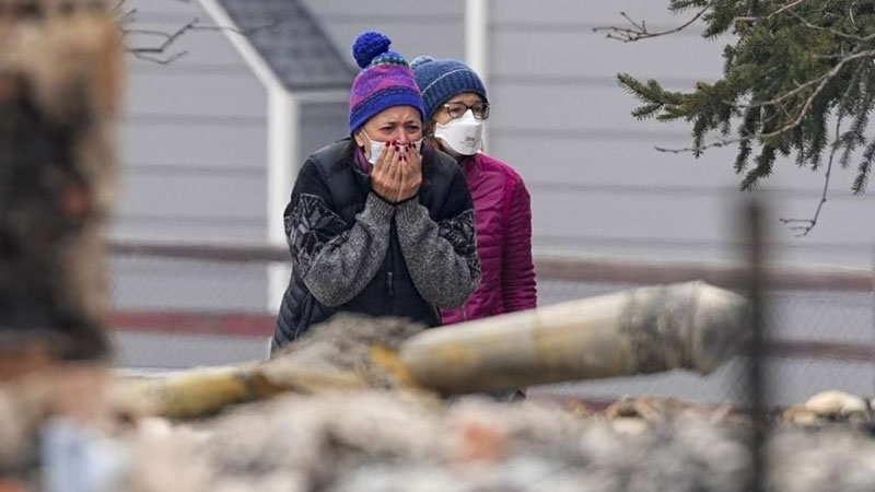 'So many memories': Over 500 homes feared destroyed by fire