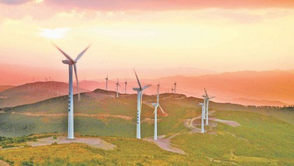 Yunnan strives to develop three world-class industries