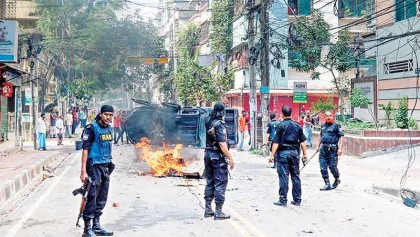 60 hurt as stranded Pakistanis clash with police at Geneva camp 