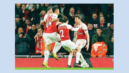 Arsenal breeze past Chelsea