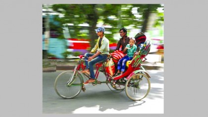 Battery-run rickshaws flout court ban by plying in Dhaka pockets