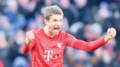 Bayern down Spurs to claim perfect 6