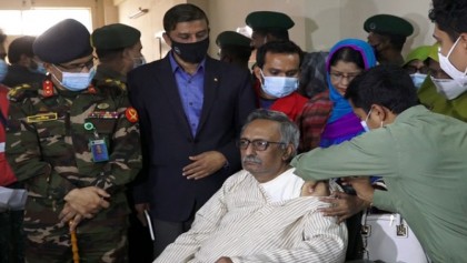 COVID-19 vaccination begins in Rajshahi 