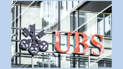 China allows UBS to control local 
securities business