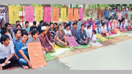 Intern doctors observe hunger strike