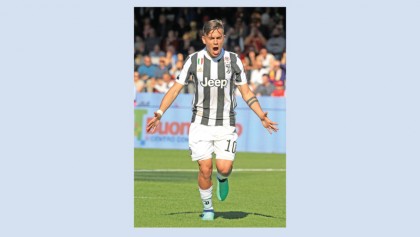 Dybala treble stretches Juve lead in Serie A 
