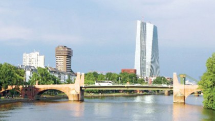 ECB to hunker down as eurozone outlook worsens