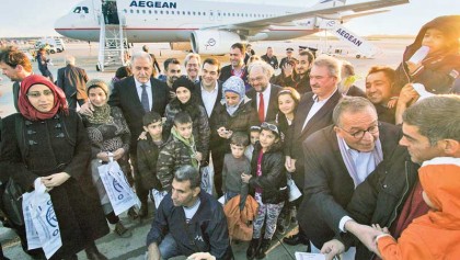 First refugees leave Greece under EU quota