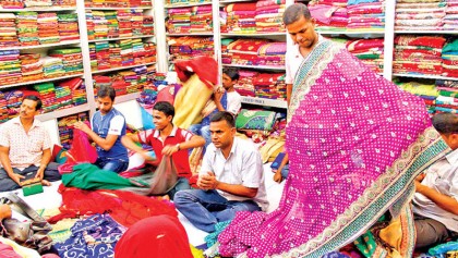 Shoppers throng markets, few shop for Eid in Barisal