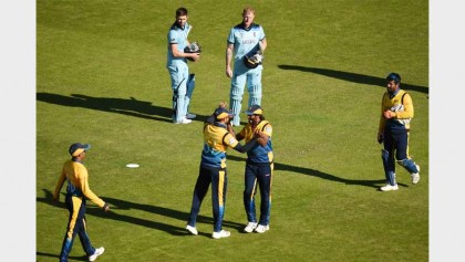 SL stun England by 20 runs 