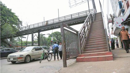 Ensure utilisation 
of footbridges  