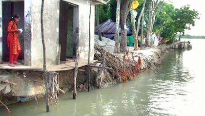 Erosion threaten coastal areas