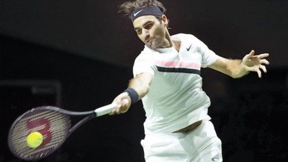 Federer two wins away from oldest No 1
