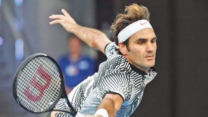 Federer rolls into all-Swiss semifinals