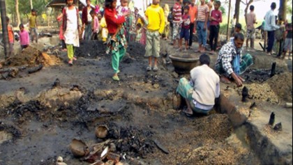 Fire guts huge properties in Nilphamari, Joypurhat
