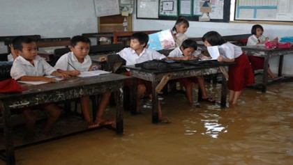 Flood hampers academic activities in northern dists