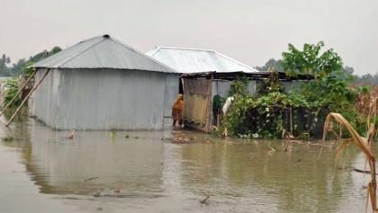 Flood situation worsens in 5 districts amid rains