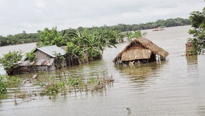 Floodwaters recede in north but people continue to suffer