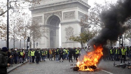France beats Iceland 5-2, setting up semifinal with Germany