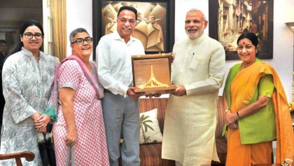 Modi hands over Liberation War honour to Vajpayee
