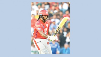 Gayle hits record 300 IPL sixes