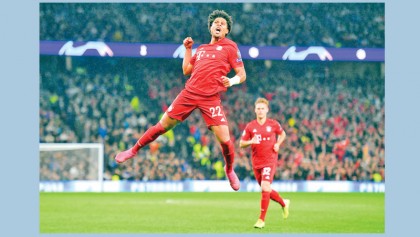 Gnabry scores 4 as Bayern outplay Spurs