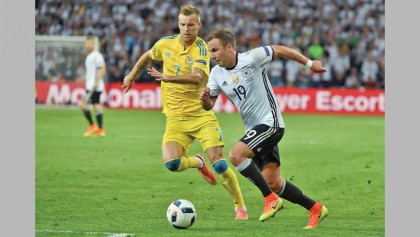 Germany start Euro campaign on flying note