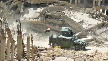 IS men fleeing Fallujah with civilians