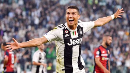 Injured Ronaldo in Turin for tests