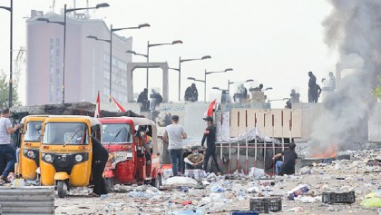Iraq students join protests as pressure on govt swells