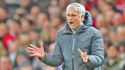 Man Utd can swagger to league title, says Mourinho