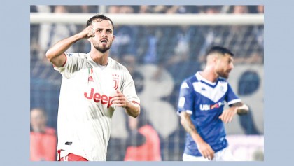 Juventus ascend top of Serie A