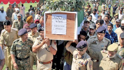 Two soldiers, one cop killed in Kashmir