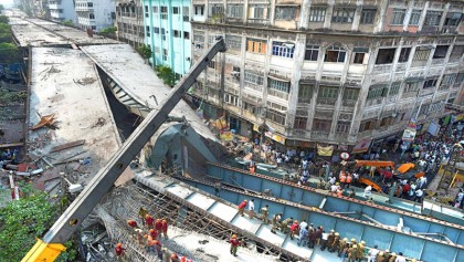 22 killed in Kolkata flyover collapse