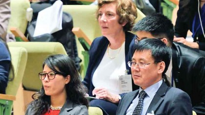 Two Koreas seek to ease tensions 