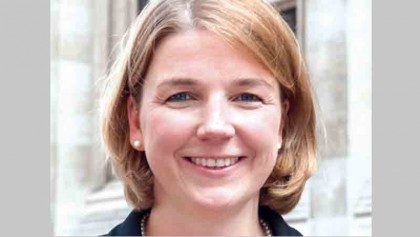 The portrait of the present world by 
an unknown journalist