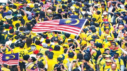 Mahathir attends anti-govt protest