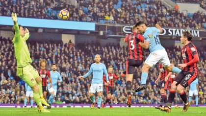 Man City snatch 17th straight win