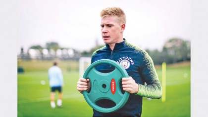 Man City sweat on De Bruyne after injury