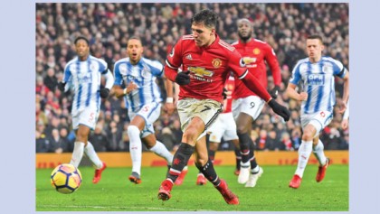 Man United cut gap on City to 13 points