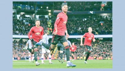 ManU strike right into City’s title hopes