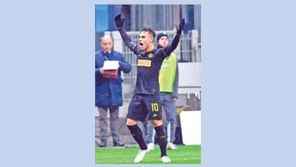 Martinez brace takes Inter top 