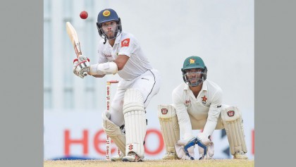 Sri Lanka face daunting task to save Colombo Test