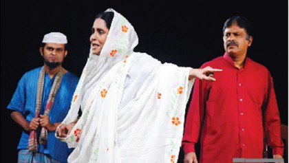 �Theatre Week 2015� concludes with �Meraj Fokirer Ma� today
