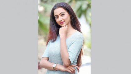 Mitu shoots for four tele-dramas
in Cox’s Bazar