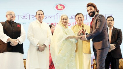 PM distributes Nat’l Film Awards