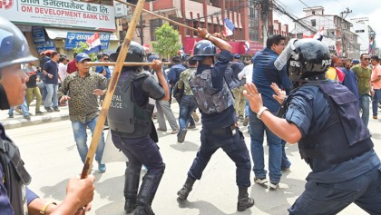 Dozens injured in police clashes 