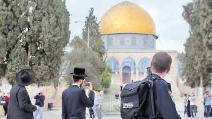 Netanyahu moves to dampen 
Al-Aqsa talks