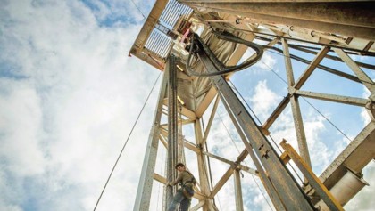 Oil prices extend losses in Asia after demand warning