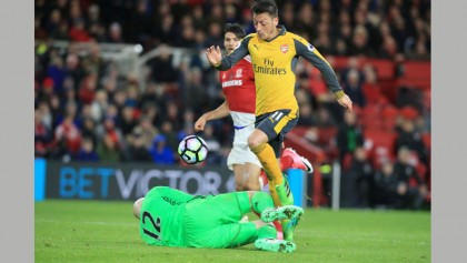 Sanchez, Ozil end Arsenal away woes